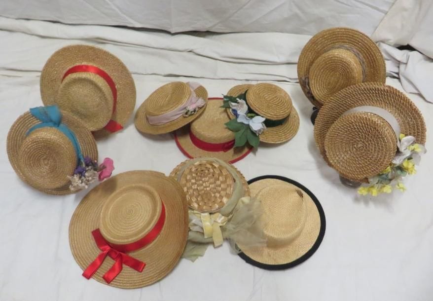Dix canotiers pour femme, style début XXe - Années 1900-1920. Matière: paille.
