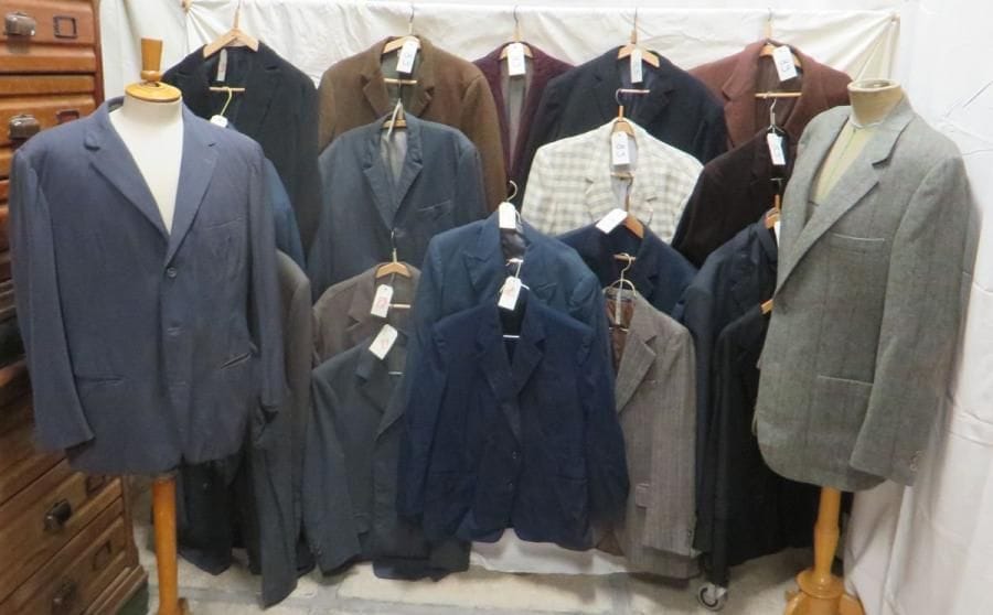 Une vingtaine de vestes pour homme, style XXe - Années 70-80. Matière: lainage.