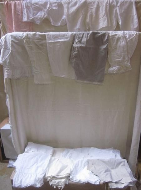Une vingtaine de panties/culottes pour femme, style divers. Matières: coton, dentelle et synthétique.