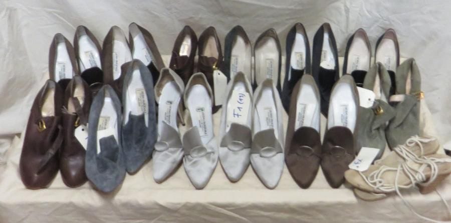 Treize paires d'escarpins ou souliers pour femme dont Guido Pasqual et Milan.