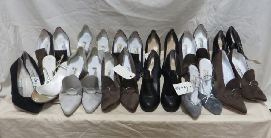 Treize paires d'escarpins ou souliers pour femme dont Guido Pasqual et Milan.
