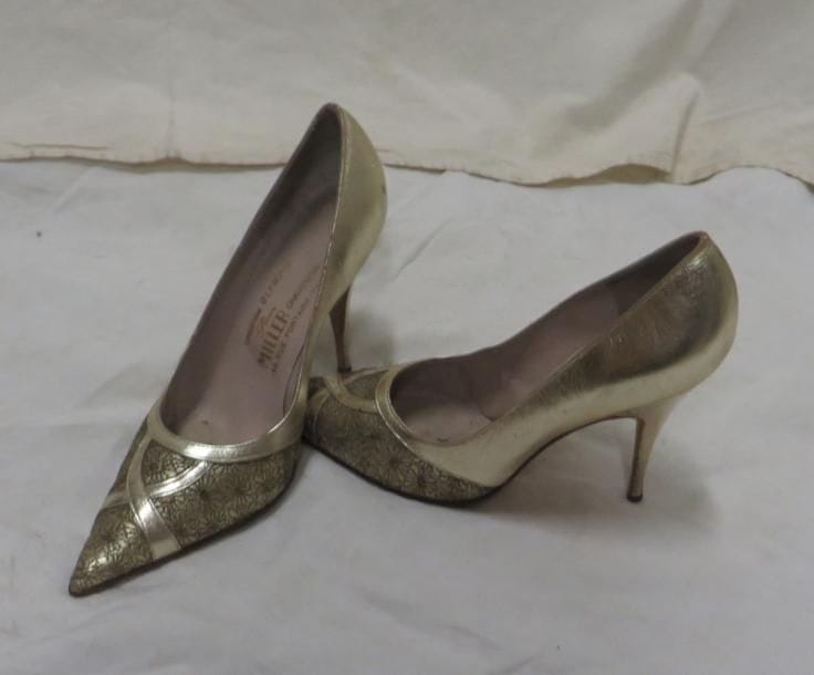 Paire d'escarpins en cuir pour femme, style XXe, Miller Chausseur.