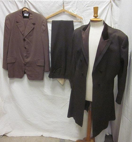 Deux costumes de style XIXe, porté par Monsieur Jean Berthier pour le film La Belle Otero (de Richard Pottier, 1954).