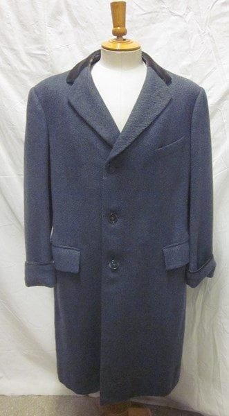 Un manteau style 1900 porté par Monsieur Charles Boyer pour le film Maxime (de Henri Verneuil, 1956).