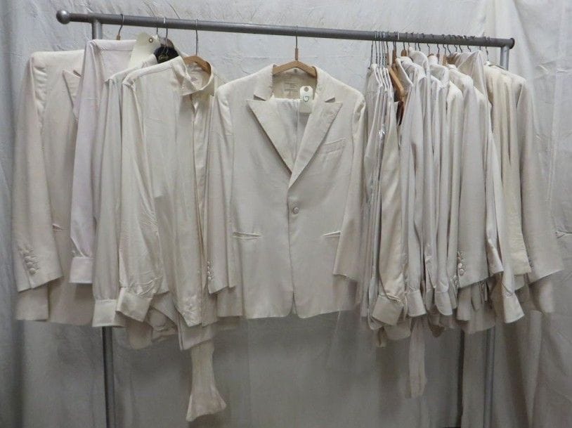 Lot de costumes de scène portés par Monsieur Serge Lama. 