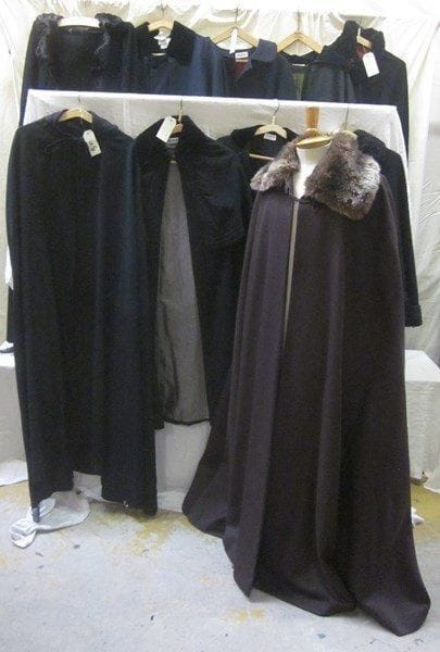 Une dizaine de capes pour homme, style XVIIIe - XIXe. Matière: lainage.