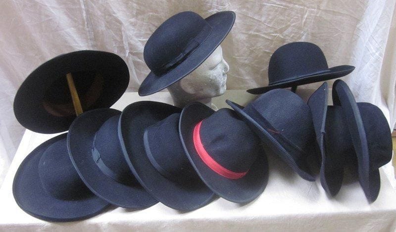 Dix chapeaux ronds en feutre pour homme, style Religieux.