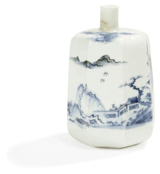JAPON - XIXE SIÈCLE

Tokuri de forme octogonale en porcelaine décorée en bleu sous couverte de paysage lacustre. 
(Fêlure au col). 
Hauteur: 15 cm