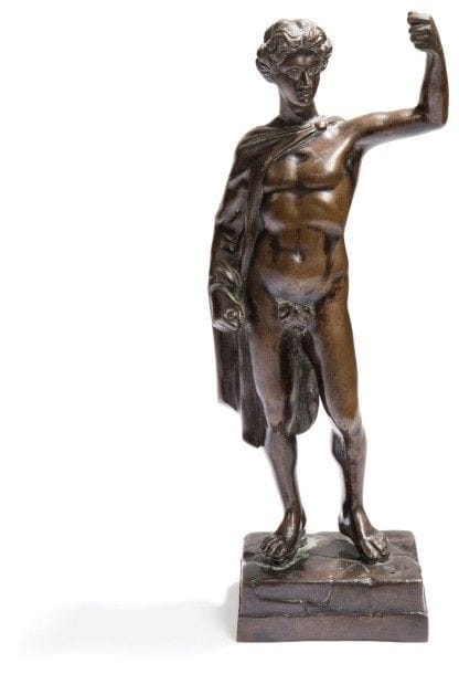 Figure de guerrier antique en bronze à patine brune.
XVIIIe siècle (manque).
H.: 36 cm
