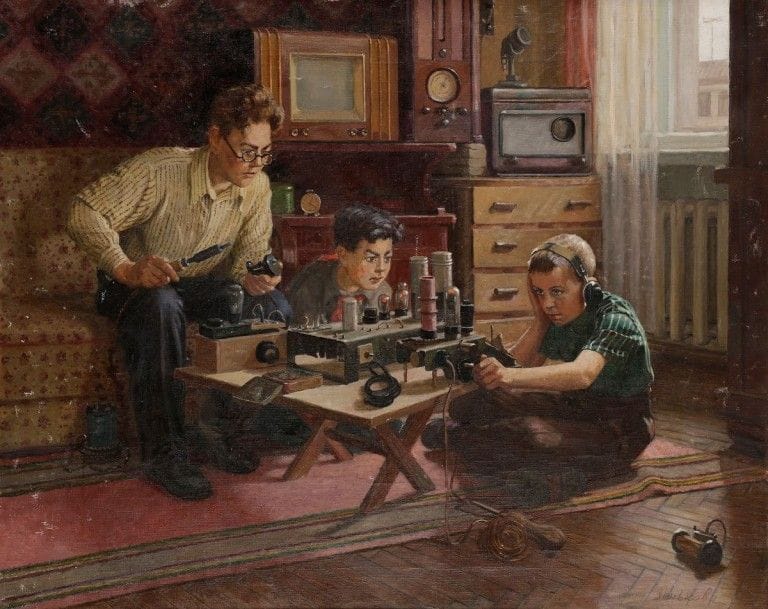 Raïssa ZENKOVA (1919 - )
Les petits amateurs de radio Huile sur toile. Années 1950. Signée en bas à droite. 80 x 100 cm Artiste émérite de RSFSR (1977). Ayant pris part à la Seconde Guerre mondiale, elle a exécuté des croquis et des dessins du front.

Раиса Дмитриевна ЗЕНЬКОВА (род. 1919) Юные радиостроители Холст, масло. 1950-е годы. Подпись внизу справа. 80 х 100 см