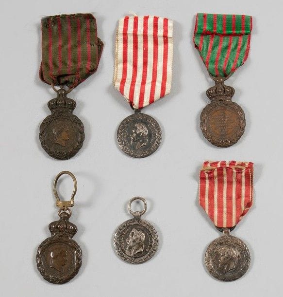 France

MÉDAILLE DE SAINTE HELENE - MÉDAILLE DE LA CAMPAGNE D'ITALIE
Ensemble de six médailles:
- Trois médailles de Sainte Hélène. Bronze patiné. Deux avec ruban.
- Trois médailles de la Campagne d'Italie. Argent. Deux attribuées. Une avec ruban d'époque.
T.B.