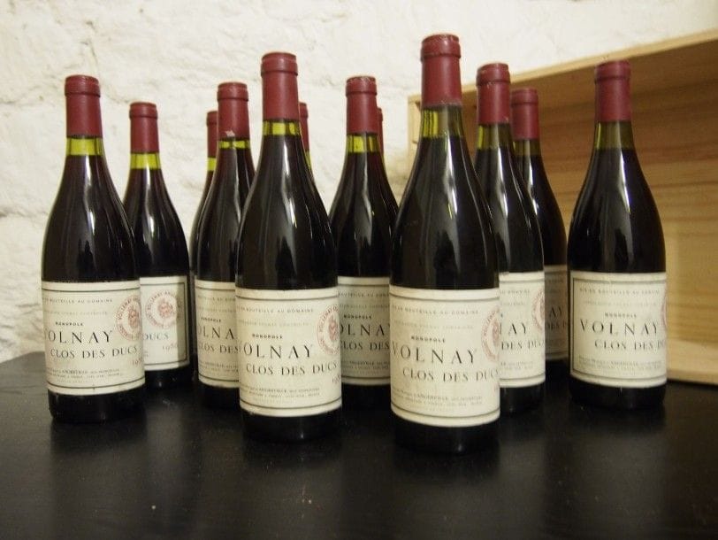 12 Bouteilles, VOLNAY CLOS DES DUCS (1er Cru), Marquis d'Angerville, 1986, (e.l.s.).