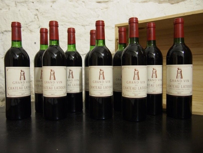 10 Bouteilles, CHÂTEAU LATOUR, GCC1 Pauillac, 1977, (3 B.G; 4 T.L.B; 1 T.L.B; 1 H.E.).