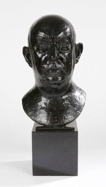 Paul BELMONDO (1898-1982)

Portrait de Maurice Bigot
Sculpture. Épreuve en bronze à la cire perdue. Patine noire. Socle en marbre noir. Fonte d’édition ancienne.
Signée BELMONDO et porte le cachet C. VALSUANI Cire Perdue vers la base du cou. H. tête seule: 38 cm - H. socle compris: 54 cm (Provenance: succession Maurice Bigot, directeur de l’Intransigeant, ami du sculpteur - Par descendance)