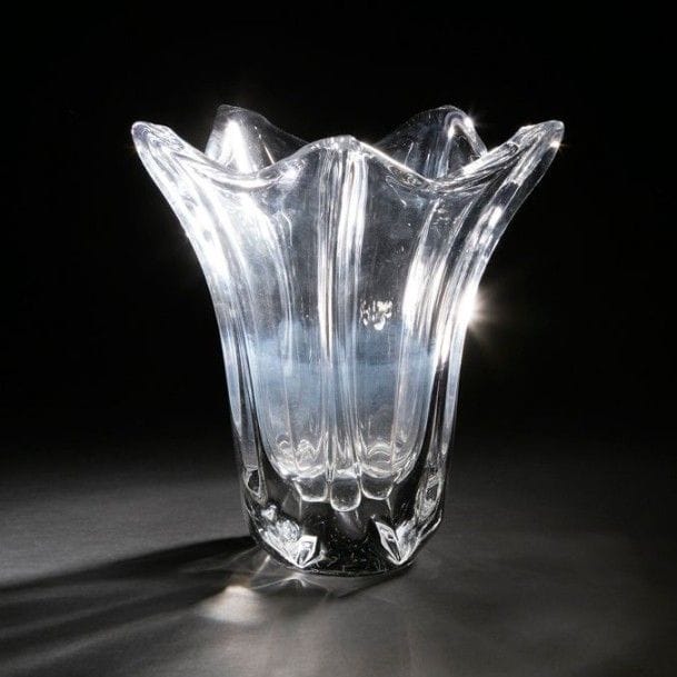 DAUM NANCY FRANCE

Très haut vase tulipe. Épreuve en cristal. Années 1950/60.
Signé DAUM Nancy France à la Croix de Lorraine, gravé vers la base.
H.: 35 cm