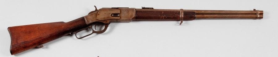 Carabine Winchester modèle 1873, calibre 44 WCF.
Canon rond. Anneau de selle.
Catégorie C à déclarer.