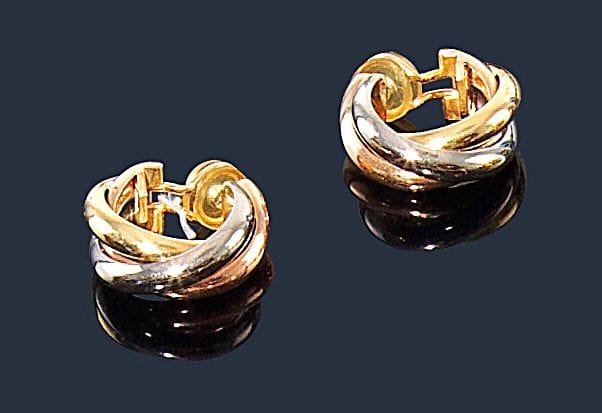 Paire de créoles en trois tons d’or 18K (750‰). 
Poids : 11,8 g