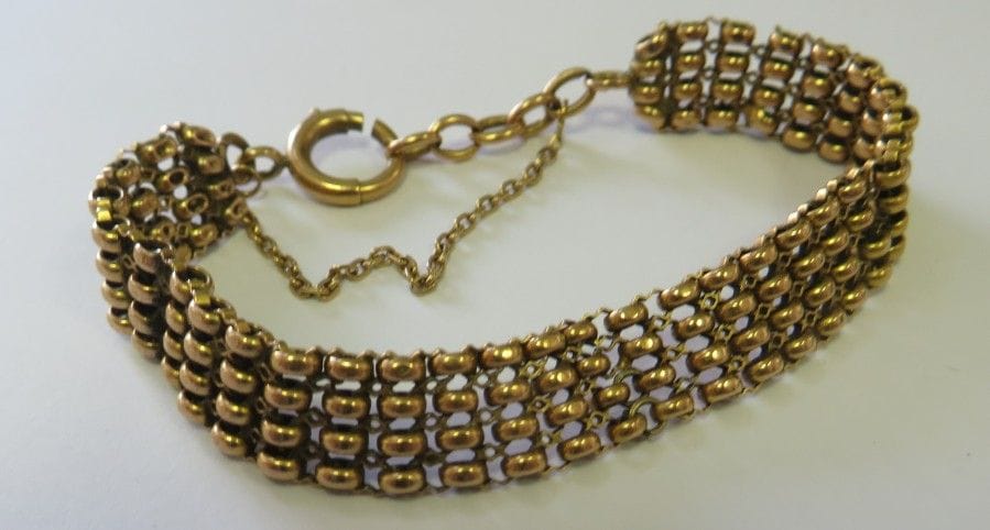 Bracelet souple en or jaune 18K (750‰). Poids : 16,2 g (remontage, réparations)