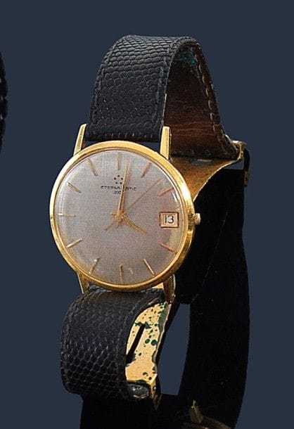 ETERNA Matic 3000. 
Montre bracelet d’homme en or 18K (750‰). Date à 3H, trotteuse centrale, automatique, cadran argenté, numéro de boîte 5016826 fonctionne. Bracelet en cuir à boucle déployante en métal doré. 
Poids brut : 34,7 g
Mauvais état. 