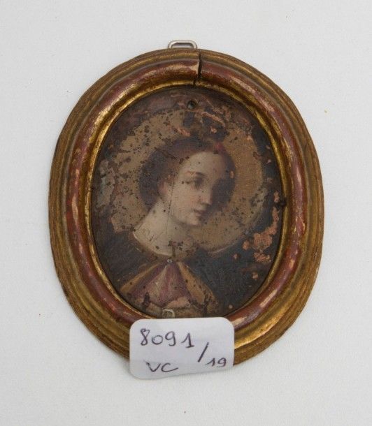 8091/19 Miniature ovale sur cuivre représentant une femme couronnée.