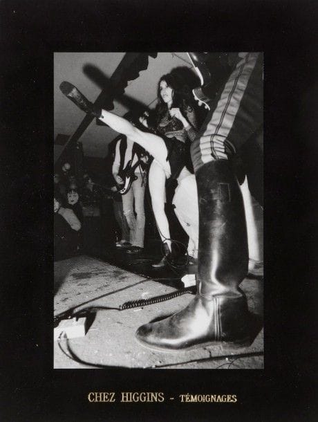SUE RYNSKI
Livre End of the Night Portfolio de 15 photographies tirées sur papier perlé de la scène Rock underground 70’s à Detroit Numéroté 29 / 30 et signé par Sue Rynski, l’éditeur et IGGY POP (le Chroniqueur)
Très bon état
