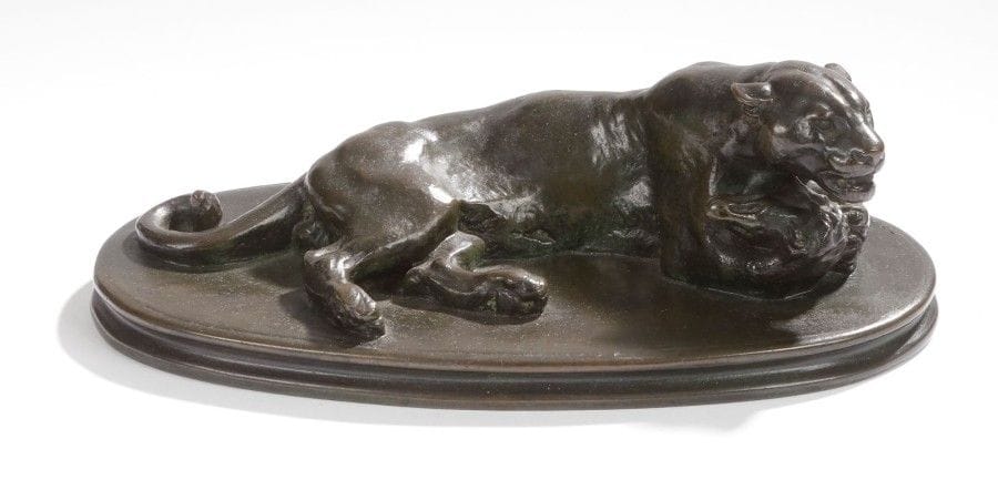 Antoine-Louis BARYE (1795-1875)

Jaguar couché tenant une tête de cheval
Bronze à patine brun vert nuancé.
Signé: «Barye» et marque: «F. Barbedienne Fondeur» sur la terrasse.
Circa 1880.
Bibliographie: M. Poletti, A. Richarme, Barye, Paris 2000, modèle répertorié sous le numéro A94, page 234.
7 x 21,5 cm