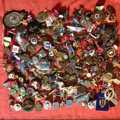 Fond de tiroir, Insignes militaires, civils divers.
