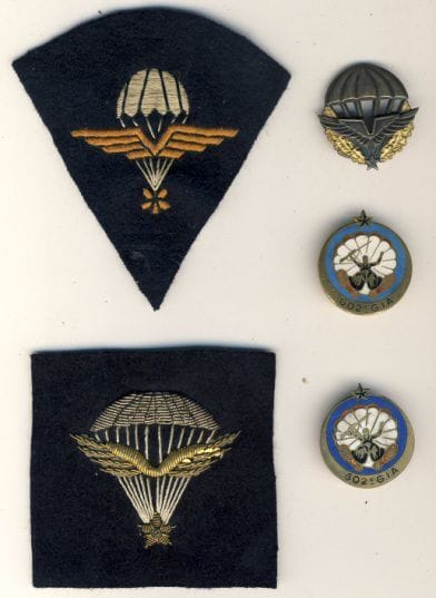 Lot de 5 Insignes parachutistes brevet infanterie de l’air tissu 2 modèles, brevet boutonnière, 602e GIA (Abpd), 602e GIA 1939 (poinçon Ab)
