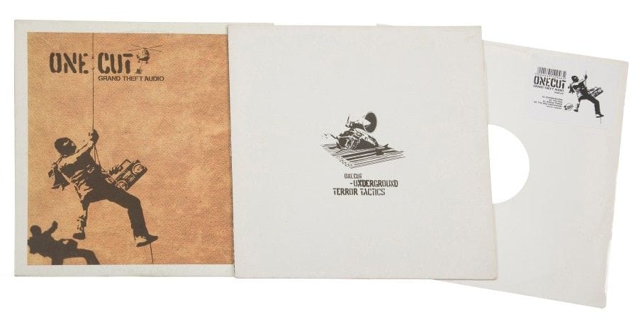 BANKSY
Lot de deux maxis 45 T et 1 album «One cut».
Pochettes et disques VG+ / VG++ / EX