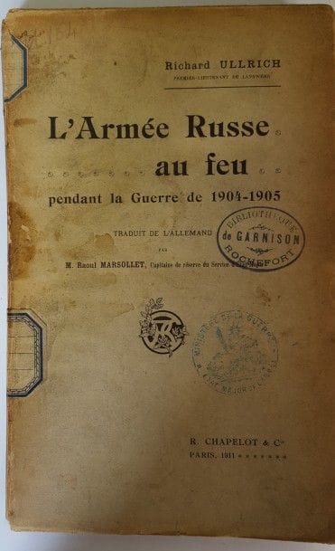 Lot de six LIVRES : « L’Armée Russe au feu pendant la Guerre de 1904-1905 », 
« Trois mois avec le Maréchal Oyama » (2 exemplaires), 
« Comptes-rendus de conférences sur la guerre russo-japonaise, Bataille de Moukden », 
« Comptes-rendus de conférences sur la guerre russo-japonaise, les batailles d’octobre sur le Cha-Ho », 
« Conférences sur la guerre russo-japonaise ». 