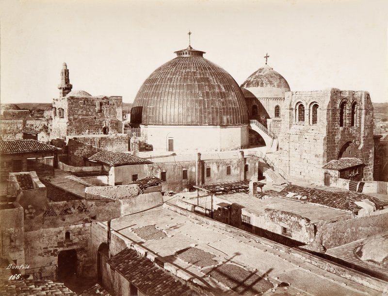 PHOTOGRAPHIE - Félix BONFILS (1831-1885) Coupoles du Saint Sépulchre Tirage sur papier albuminé vers 1870. 21 x 27 cm.