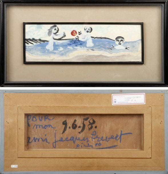 Pablo PICASSO
Les Baigneurs (la famille Prévert), 9/6/58. Huile sur contreplaqué signé, daté et dédicacé : "pour mon ami Jacques Prévert" au dos. 11,5 x 37 cm. Picasso représente la famille Prévert jouant et se baignant dans la mer. Janine et sa fille Michèle, dite Miette ou Minette, se renvoient le ballon tandis que Jacques sort la tête de l'eau. Quant au lieu, il s'agit vraisemblablement de la plage de Cannes où les deux familles se retrouvaient régulièrement en été dans les années 1950. Picasso réalisera une sculpture Les Baigneurs, Cannes, été 1956, qui pourrait préfigurer le tableau Les Baigneurs (la famille Prévert). L'enfant au premier plan de la sculpture possède certaines similitudes avec notre personnage à droite, représentant Jacques Prévert : même tête ronde, yeux, nez et bouche bien marqués. Les deux figures se situent toutes les deux au premier plan. Dans les deux oeuvres, les mains sont stylisées, avec les doigts écartés. L'huile sur panneau, de format panoramique, telle une prise de vue photographique, offre la vision d'une scène instantanée. Les personnages sont placés sur la surface de l'eau se détachant du premier plan. La plage de sable fin, dont la limite entre le rivage et la mer est soulignée par un effet de matière, apparaît au premier plan. Les dominantes de couleur bleu et gris se complètent par un tracé noir et l'ensemble de la composition est ravivé par la tache rouge du ballon.