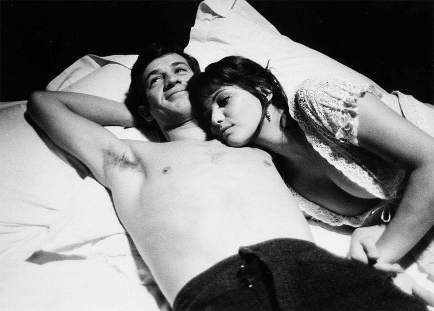 Pierluigi Praturlon (1924-1999)
La Viaccia (Le mauvais chemin), 1960. De Mauro Bolognini, avec Jean-Paul Belmondo et Claudia Cardinale. Quatre tirages argentiques d'époque. Tampon Pierluigi aux versos. 30 x 22 cm.