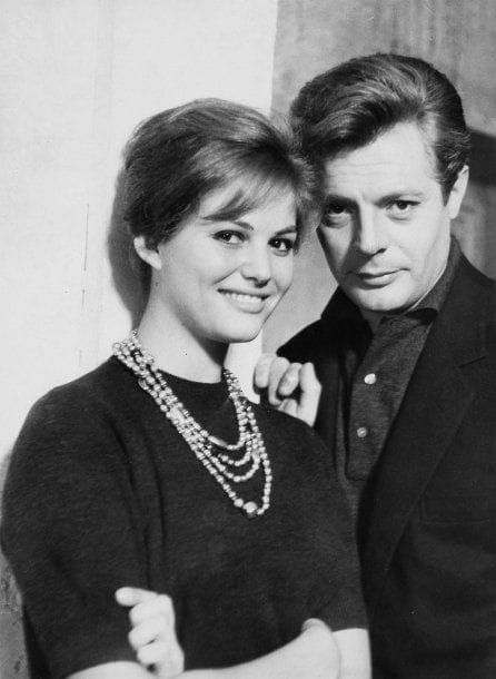 Le Bel Antonio, 1961. De Mau ro B o l o g n i n i , avec Marcello Mastroianni et Claudia Cardinale. Tirage argentique d'époque. 31 x 22 cm.