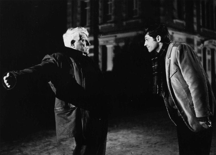 Un singe en hiver, 1962. De Henri Verneuil, avec Jean Gabin et Jean-Paul Belmondo. Huit tirages argentiques d'époque. 27 x 21 cm.
