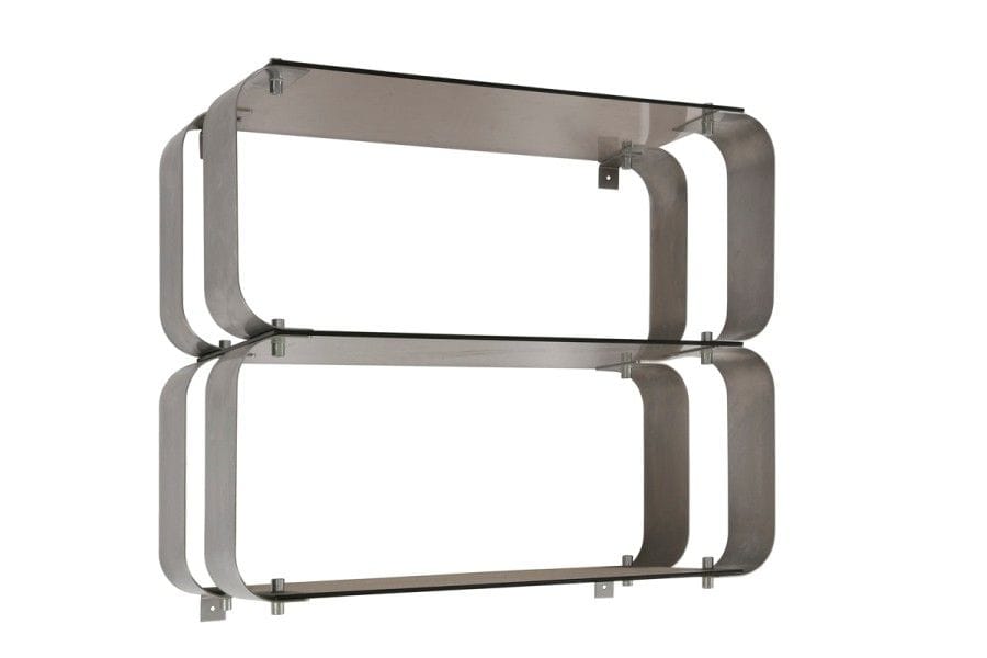 TRAVAIL ANNÉES 1970 
Étagère en lames d’inox et verre fumé. 60 x 67 x 30 cm 