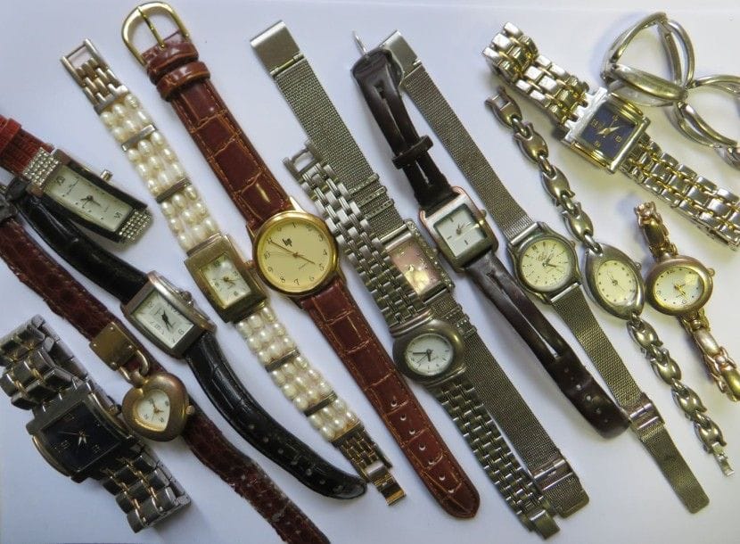 Lot de 13 montres bracelet fantaisie, en métal, dont une Yonger & Bresson, LIP, Guy de Vintal et divers. 
