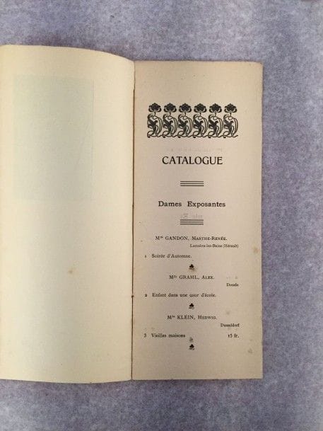 [PHOTOGRAPHIES]. L’Effort, Cercle d’Art Photographique. Bruxelles : Cercle Artistique et Littéraire, 1901. — In-4 allongé, 18 pp, (4 ff. le dernier étant aussi la quatrième de couverture), 6 photographies hors texte. – Broché, couverture de toile bordeaux à carreaux. 
Catalogue rare de la première exposition organisée par le Cercle d’Art Photographique. Il est illustré de six photographies hors texte de Léon SNEYERS, L. BOVIER, Ch. FONDU, Fred. LEYS et Fred. CAMPION.
Rousseurs, dos passé. Exemplaire un peu défraîchi.