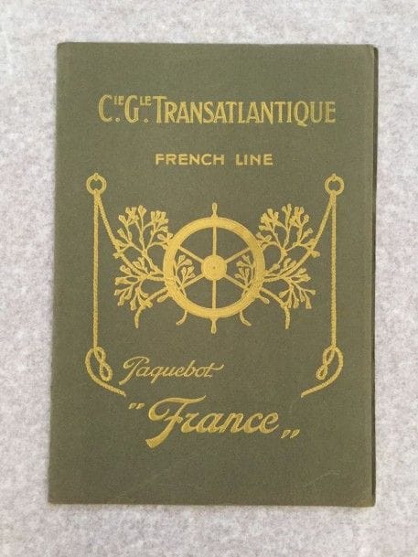 [BATEAUX]. FRANCE. Coupe longitudinale du Paquebot « France ». Paris, [vers 1912]. — Grand in-8, dépliant de 6 voltes sous couverture illustrée.
Rare plaquette montrant une coupe longitudinale du paquebot France en couleurs, accompagnée d’une importante légende. Ce paquebot de 220 mètres de long pouvait accueillir jusqu’à 2526 personnes. Il fut mis en service le 20 avril 1912, soit 5 jours seulement après le naufrage du fameux Titanic.