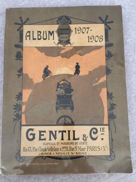 [CYCLES] GENTIL & CIE. Cycles Deauville. Paris. Album 1907-1908. Paris, 1907. — In-folio, 196 pp., couverture illustrée. Agrafé. 
Important catalogue de motos et de bicyclettes, mais également de nombreuses pièces détachées et accessoires pour cycles et automobiles, avec la reproduction de tous les produits. Le dernier feuillet avant la table des matières, propose des carabines, une pendulette pour voitures et canots, et plusieurs modèles de revolvers.
Superbe couverture illustrée. Exemplaire très bien conservé, rousseurs éparses.