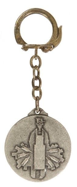 [ŒNOLOGIE - NICOLAS VINS] Nectar artilleur
Pin’s émaillé, Guerre de 39-40.
Hauteur : 4,5 cm
On joint un porte-clés.