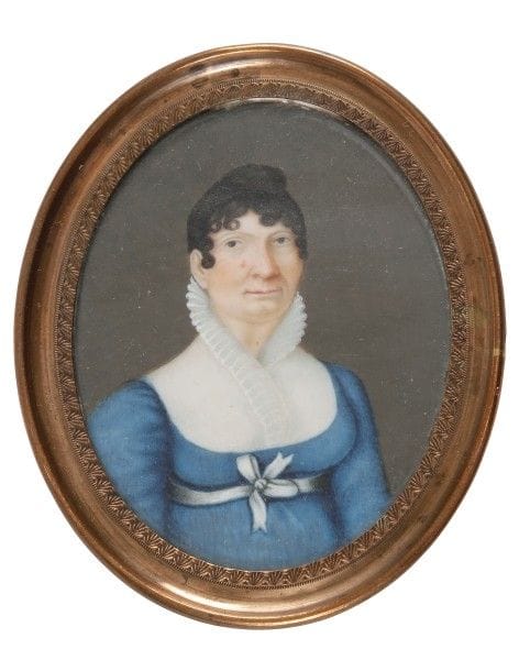 Femme en robe bleue à guimpe blanche
Miniature ovale sur ivoire, époque Empire, du début du XIXe siècle, à vue 5,8 x 4,1 cm
Cerclage de laiton, 7,1 x 5,9 cm

