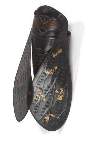 JAPON - Époque MEIJI (1868 - 1912)
Vase applique en cuivre laqué or en forme de cigale. Hauteur : 22 cm
Ancienne Collection Charles Madvig