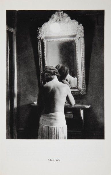 BRASSAÏ.
Henry Miller grandeur nature.
Paris : Gallimard, [1975]. — In-8, 217 x 148 : 264 pp., (3 ff.), 16 photographies, couverture imprimée. Broché, couverture rempliée. Édition originale dédiée à Raymond Queneau, comprenant un cahier de 8 feuillets proposant 16 photographies en noir de l’auteur reproduites en héliogravure.
UN DES 25 EXEMPLAIRES SUR VÉLIN PUR FIL LAFUMA-NAVARRE, seul tirage sur grand papier.
Exemplaire parfaitement conservé, en grande partie non coupé.