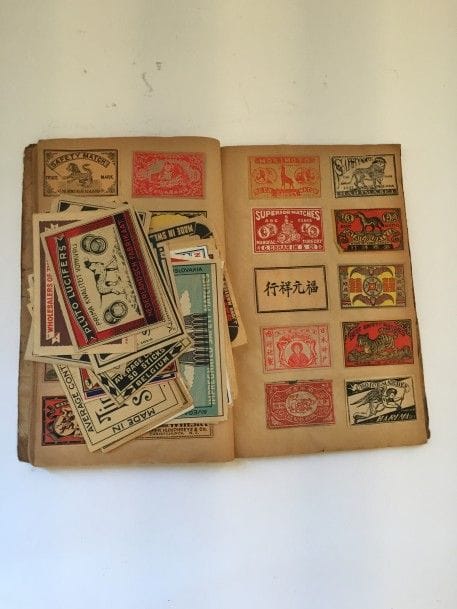 ALLUMETTES. Album d'étiquettes de boîtes d'allumettes japonaises.
