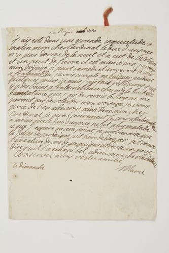 MARIE LESZCZYNSKA (1703-1768) Reine de France ; fille de Stanislas Leszczynski et Catherine Opalinska, épouse (1725) de Louis XV. L.A.S. « Marie », ce dimanche [juin ? 1731], au cardinal de Fleury ; 1 page in-4, adresse avec cachets de cire rouge à ses armes sur lacs de soie rouge.
   Sur la santé de son deuxième fils, Philippe duc d’Anjou (né le 30 août 1730, mort le 7 avril 1733).
   « J’aÿ esté dans une grande inquietude ce matin mon cher Cardinal. Le duc d’Anjoue n’a pas dormi de la nuit et a eut de la colique et un peut de fievre. Il est mieu ce soir, j’avance mon voÿage je part samedi et ariveroit le soir à Fontainebleau, javois compté me baigner pendant quelques jours ici, mais j’aÿ fait réflexions q’uil ÿ a des bains à Fontainebleau chez Mde la Duchesse. L’impatience que j’aÿ de revoir le Roÿ ne me permet pas de retarder mon voÿage je vous prie de l’en asseurer. Ainsi donc mon cher Cardinal je serai seurement le soir a Fontainebleau a moins que le duc d’Anjoue ne fut plus malade ce que j’espere ne sera point. Je suis bien aise que la Reÿne de Sardaigne soit hors de danger. Je trouve l’avanture de Mr de Pequigni afreuse, on peut dire q’uil l’a echapé bel »…
