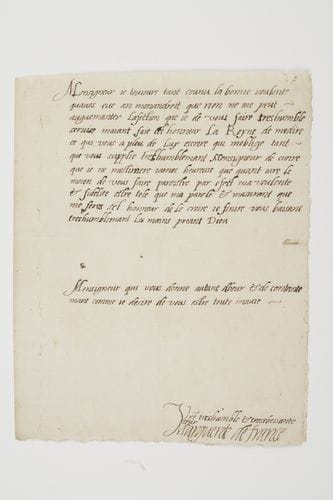 Marguerite de France, duchesse de SAVOIE (1523-1574) fille de François Ier et de Claude de France, elle fut duchesse de Berry, puis duchesse de Savoie après son mariage (1559) avec Emmanuel-Philibert de Savoie (1528-1580). L.A.S. « Marguerite de France », [vers 1550 ?, à Henri II] ; 1 page petit in-fol., adresse « au Roy Monsigneur et frere ».
   Belle lettre à son frère Henri II.
   « Monsigneur je toujours tant connu la bonne voulonté qu’avés eue an mon androit que rien ne me peut auguemanter l’afection que je de vous faire tres humble servise m’aiant fait cet honneur La Royne [Catherine de Medicis] de me dire ce qui vous a pleu de luy escrire qui m’oblige tant que vous supplie tres humblemant Monsigneur de croire que je ne m’estimeré jamés heureuse que quant jaré le moien de vous faire paroistre par efect ma voulonté et fidelité estre tele que ma parole & m’asurant que me ferés set honneur de le croire je finiré vous baisant tres humblemant les mains »…
   Ancienne collection Alfred Morrison (t. VI, p. 81).

