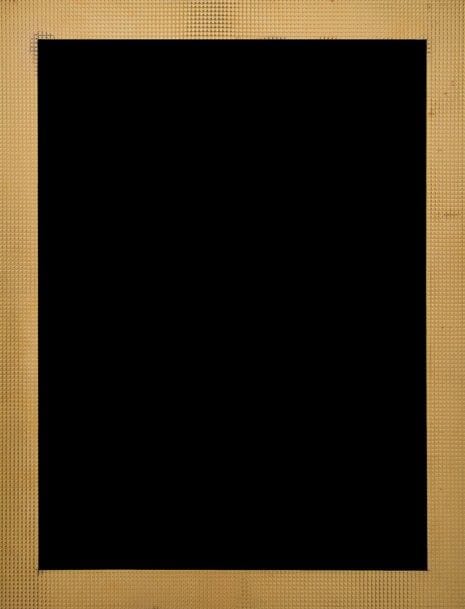 Grand cadre à poser rectangulaire en vermeil et cuir.
Poinçon minerve
HERMèS
Poids net : 580 g - longueur : 45,3 cm
largeur : 35,4 cm