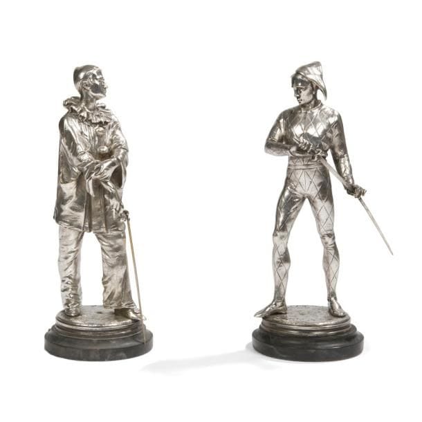 LALOUETTE (XXe)
Arlequin et Pierrot escrimeurs
Deux sculptures formant pendants. Épreuves en bronze argenté. Bases en marbre gris. Une lame d’épée ressoudée. H. 22?cm
