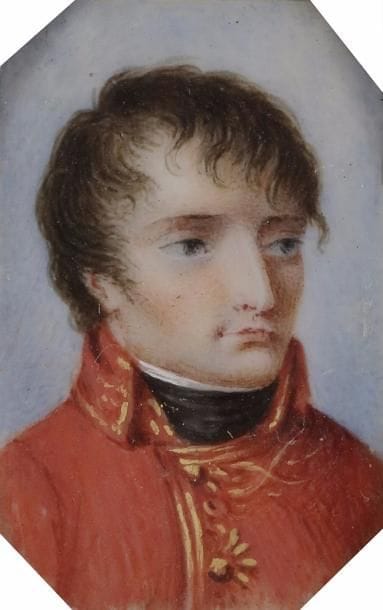Napoléon Bonaparte Ie Consul, d’après le Baron Gros
Très petite miniature à la gouache pour une bague, XIXe siècle, rect. à pans coupés, 2,5 x 1 cm
Dans un cadre à miniature moderne en bois vernis, rect. 7,6 x 6,7 cm